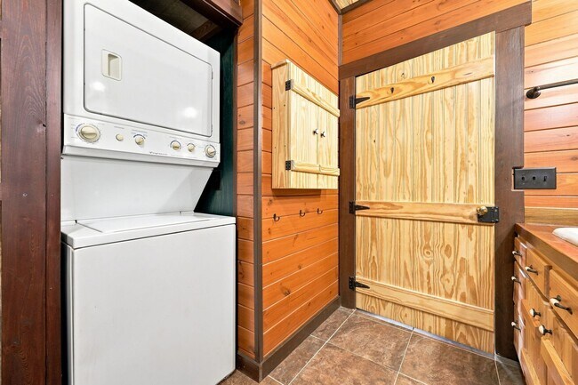 Building Photo - 5103 Hillmon Grove Rd
