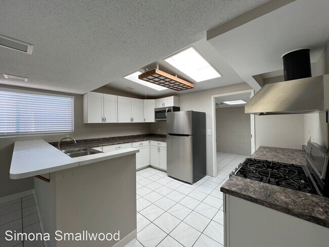 Building Photo - 4 br, 2 bath House - 101 S Evelyn Avenue
