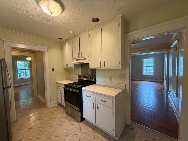 Building Photo - 207 Goodman Pl