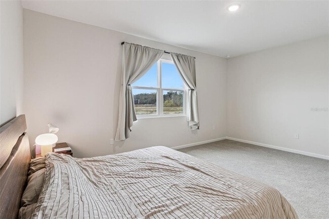 Building Photo - 654 Heritage Sq Dr