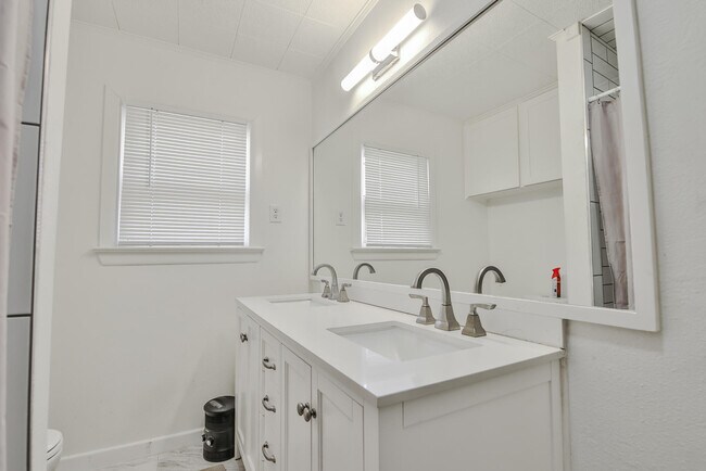 Building Photo - 2407 32nd St