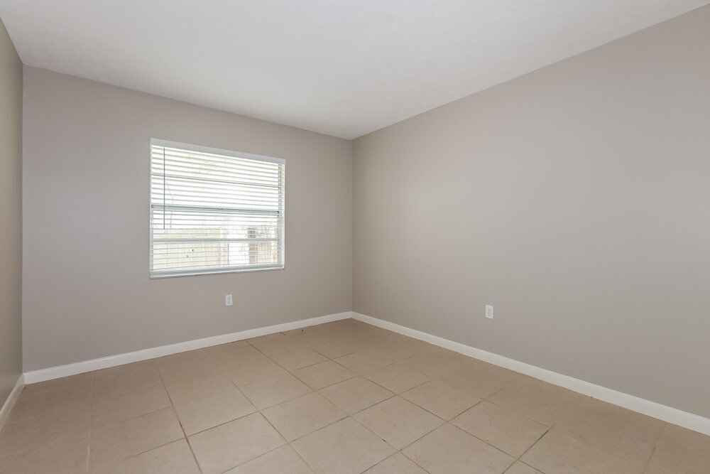 Building Photo - 9811 N Connechusett Rd