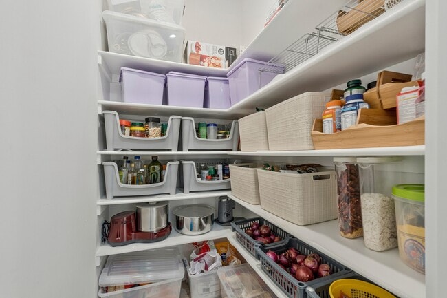 Building Photo - 22956 Aurora Vw Dr