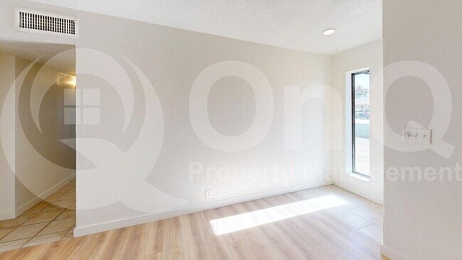 Building Photo - 2242 E Blanche Dr