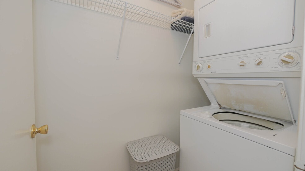 Building Photo - 16 N Monroe Ave