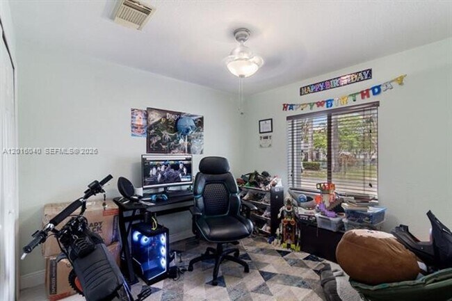 Building Photo - 5605 NW 109th Ave
