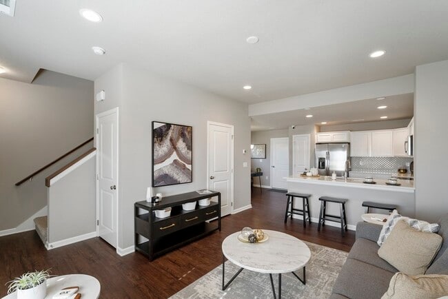 Building Photo - 2228 Hazeltine Pl