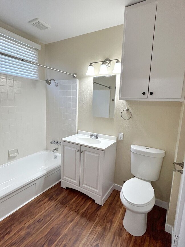 Building Photo - SPACIOUS 2 BD 1 BA W/ ASSIGNED GARAGE & STORAGE | UTILITIES INCLUDED