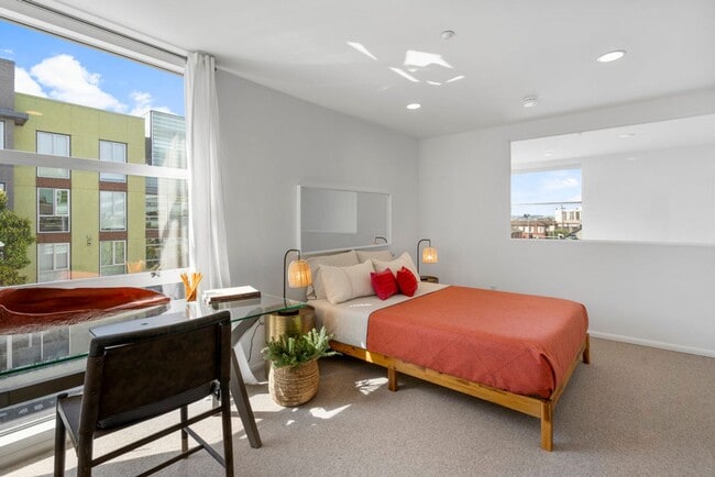 Building Photo - 1364 Powell St