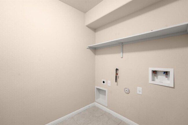 Building Photo - 305 Longhorn Cavern Rd