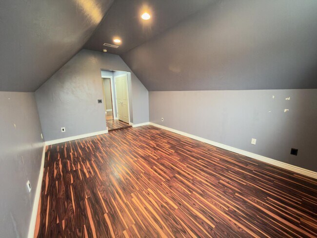 Building Photo - 317 W Farmside Dr