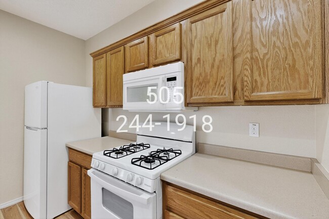 Building Photo - 1121 Meadowlark Way SE