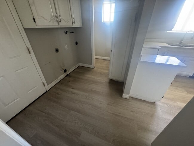 Building Photo - Amazing Home in Bloomington Hills