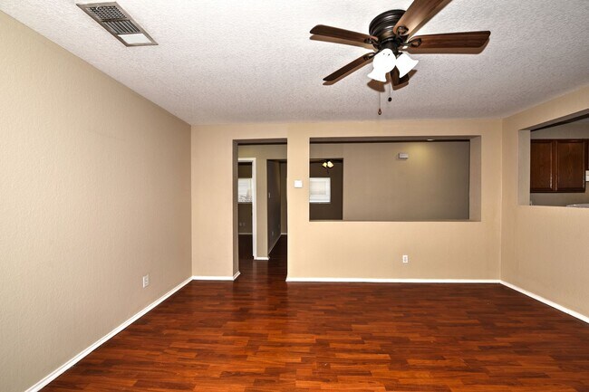 Building Photo - GREAT HOME  |  3 BEDROOMS + OFFICE  |  CLO...