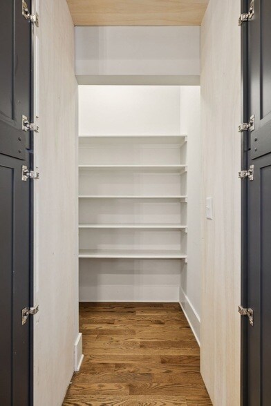 Building Photo - 2310 Vaulx Ln