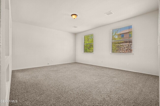 Building Photo - 369 Emerald Acres St