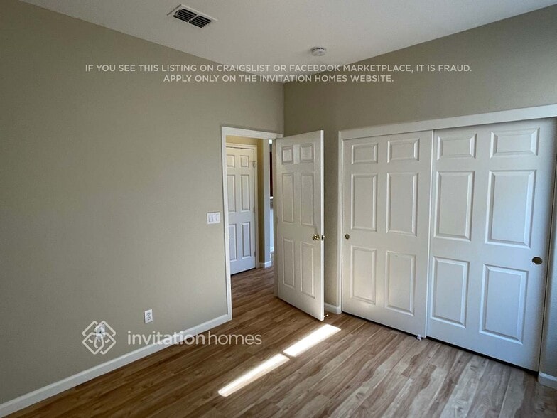 Building Photo - 116 Travertine Ave