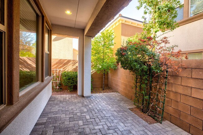 Building Photo - Summerlin - Leed Certified Home - Across the 215 from Downtown Summerlin Mall