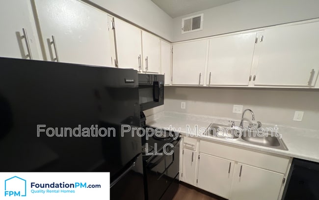 Building Photo - 3949 Macon Rd