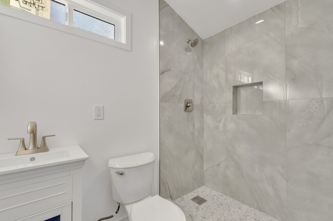 Building Photo - 14753 Hartland St