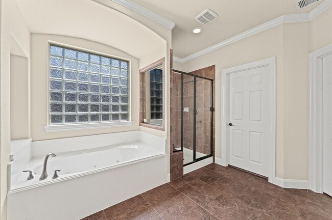 Building Photo - 10 Cayuga Pond Ct