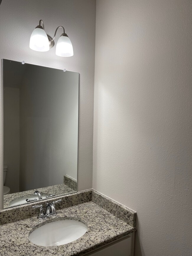 Building Photo - 1630 Iroquois Ct