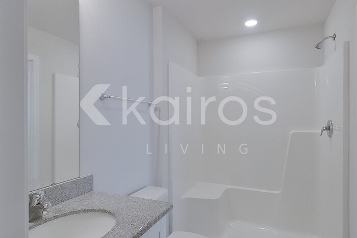 Building Photo - 4655 Malay Cir