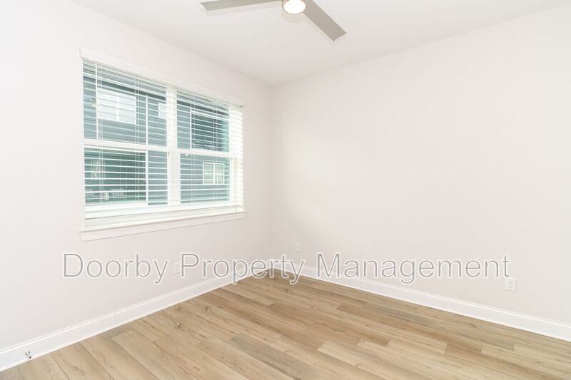 Building Photo - 760 Bespoke Wy