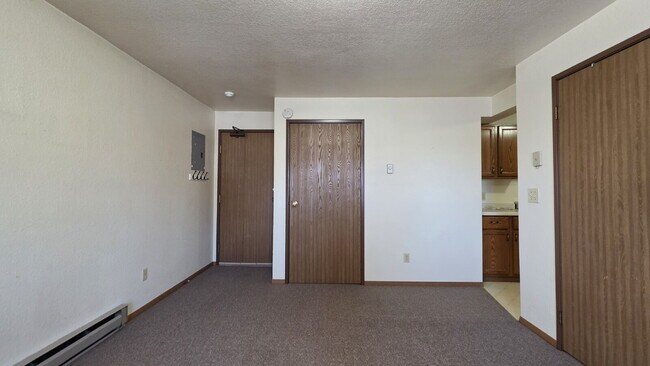 Building Photo - "Charming Upper Studio in Kimberly: "