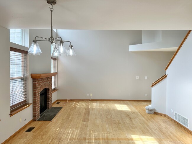 Building Photo - 2955 Belle Ln