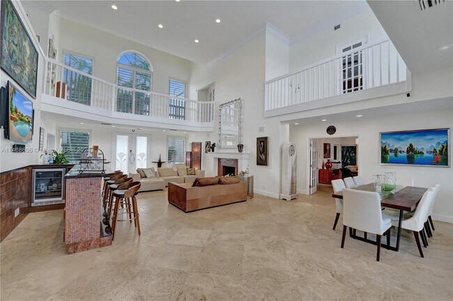 Building Photo - 1247 Seminole Dr