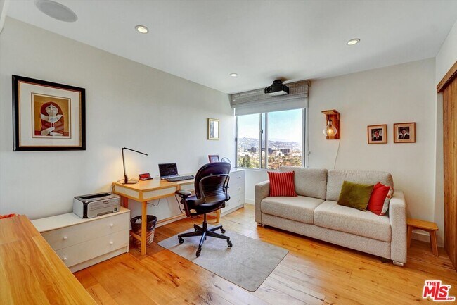 Building Photo - 2160 Century Pk E