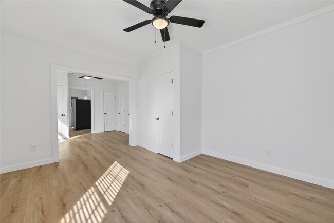 Building Photo - 2202 Hutchins St