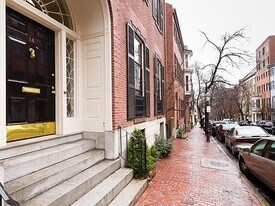 Building Photo - 14 Chestnut St