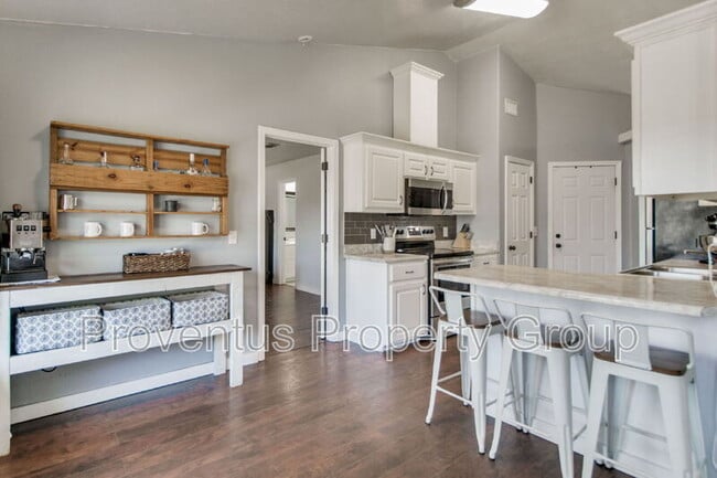 Building Photo - 3661 London Rd