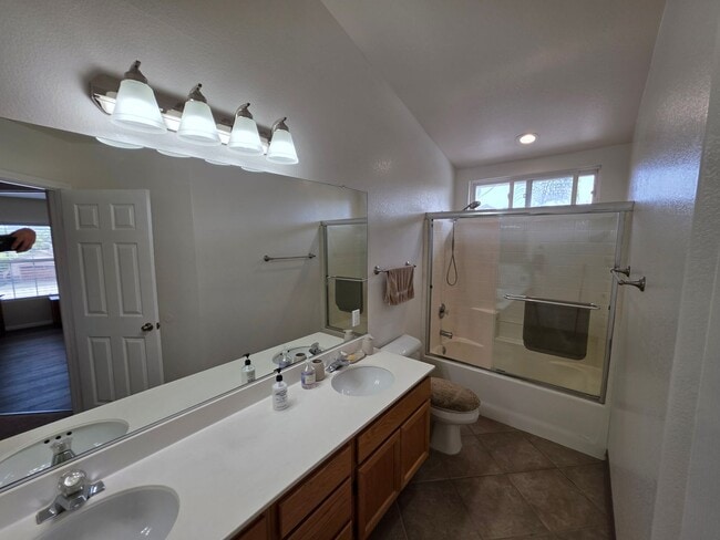 Building Photo - 2432 Papyrus Ct