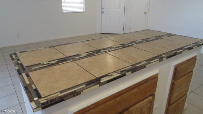 Building Photo - 3014 Sunrise Bay Ave