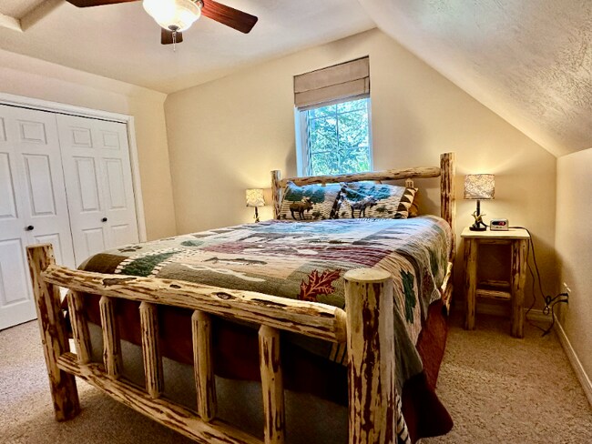 Building Photo - 12 River Falls Dr