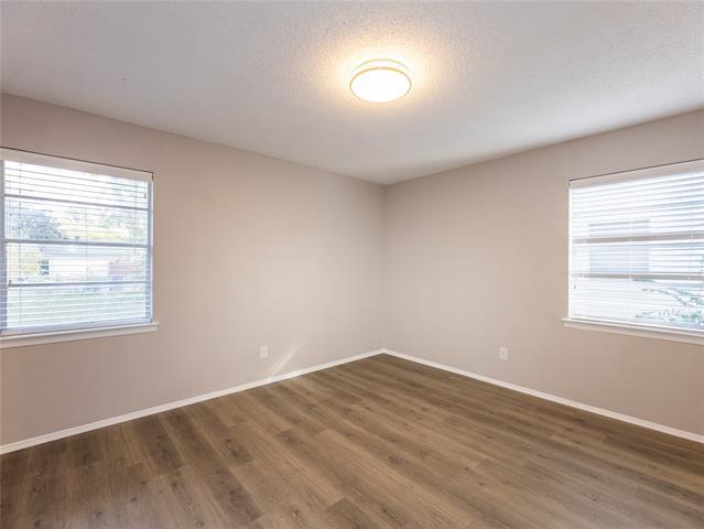 Building Photo - 1932 Mars Dr