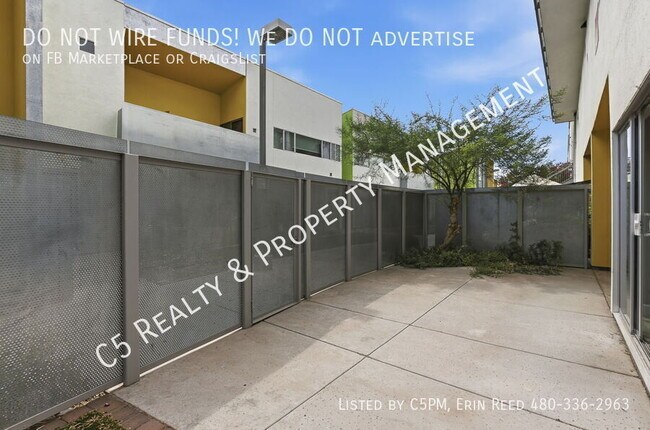 Building Photo - 1111 W University Dr