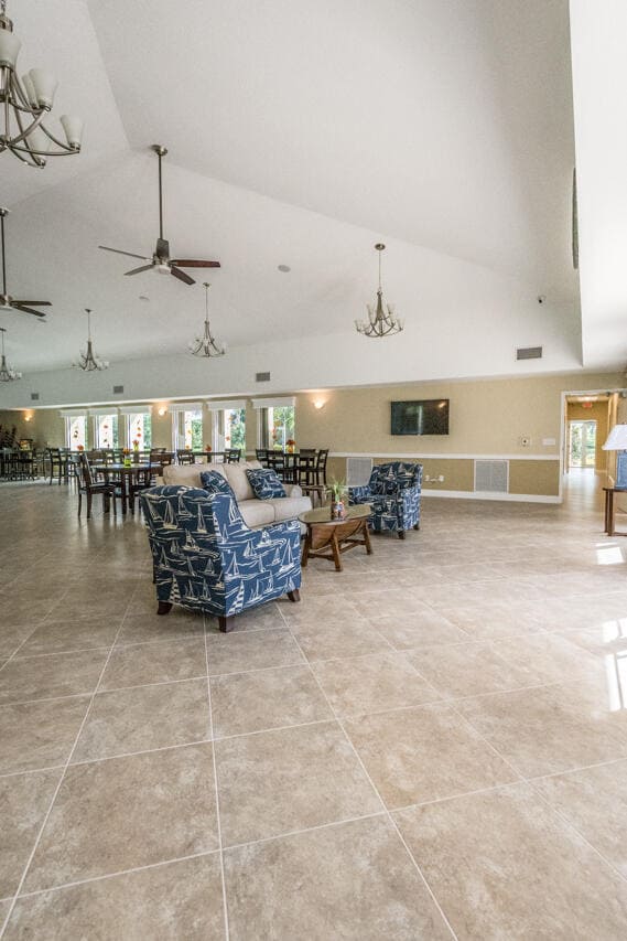 Building Photo - 562 SW New Castle Cove