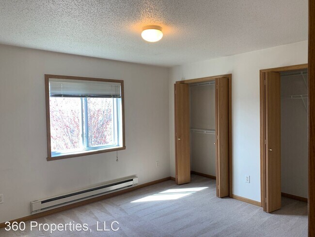 Building Photo - 4231 33rd Ave S