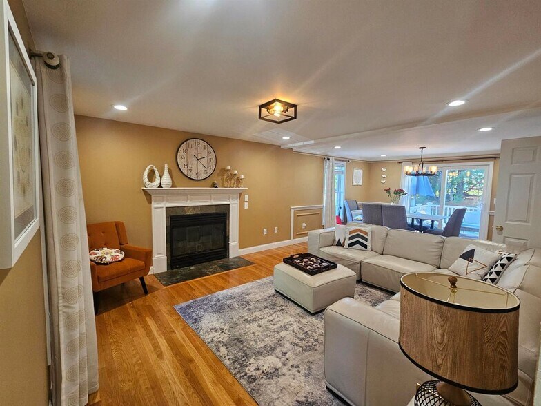 Building Photo - 9 Hibiscus