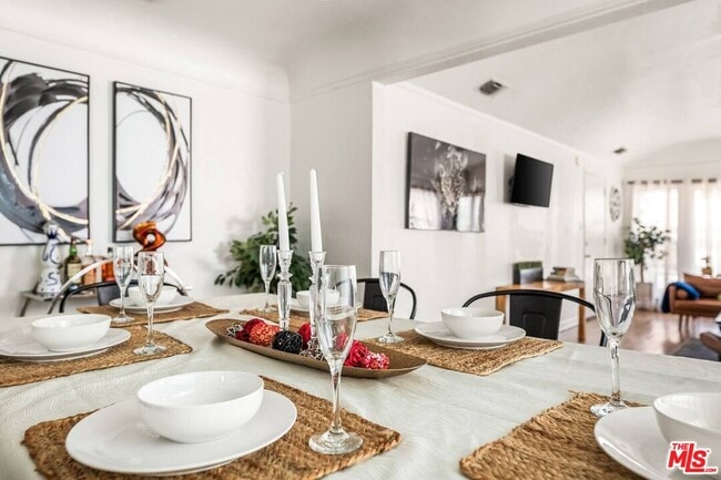 Primary Photo - 608 N Alta Vista Blvd