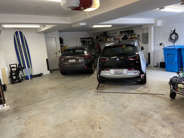 Building Photo - 1334 Anza St