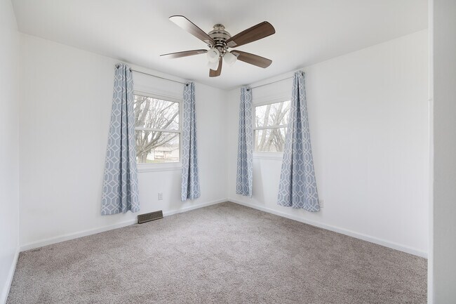 Building Photo - 207 Ridge Springs Ln