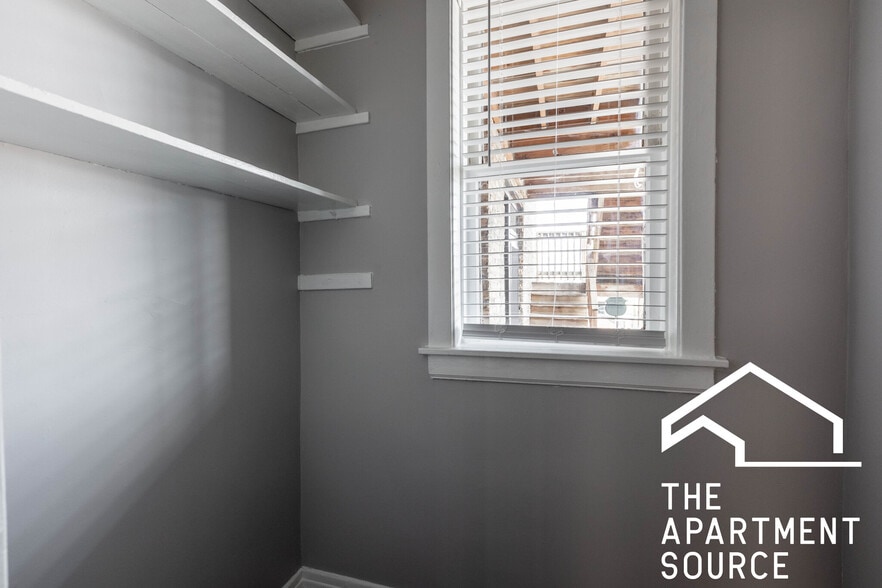 Building Photo - 3823 N Drake Ave