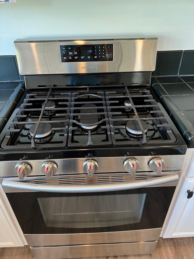 Building Photo - 535 Cambrian Way