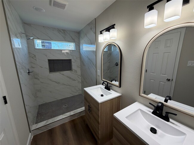 Building Photo - 1610 George Ave