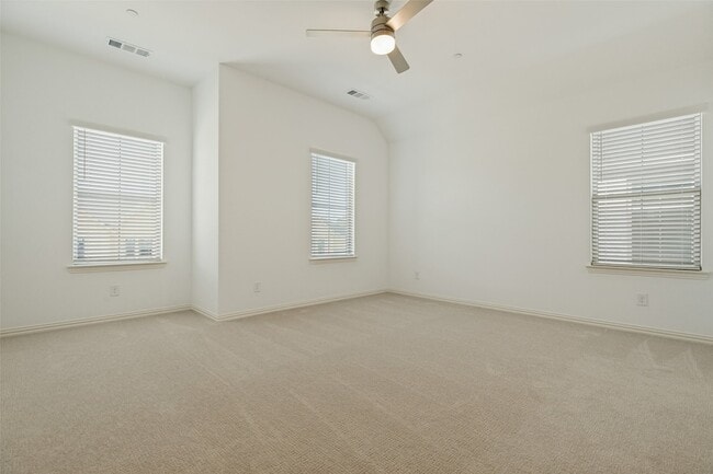 Building Photo - 4766 Lunker St